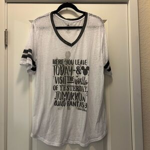 Walt Disney World Graphic V-Neck T-Shirt